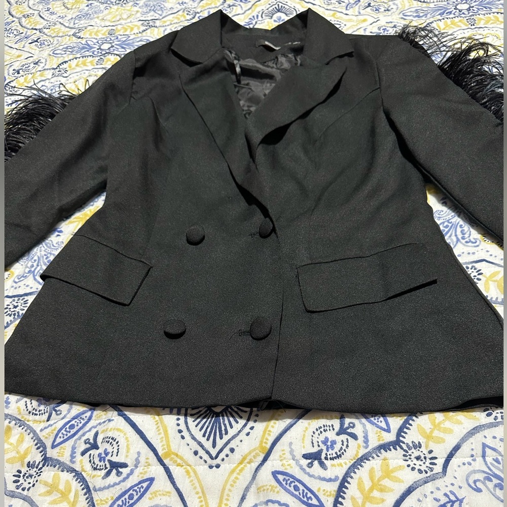 Blazer - Picture 2 of 5